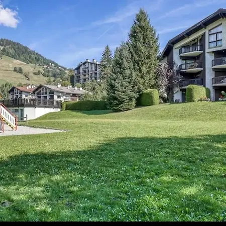 Megeve, Piscine Et Aires De Jeux Enfants *